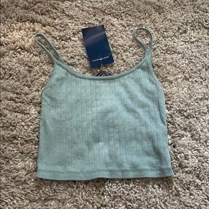 BRANDY MELVILLE CROPPED SKYLAR TANK